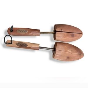 MACY’S Cedar Shoe Tree Adjustable Split Toe Size Medium
